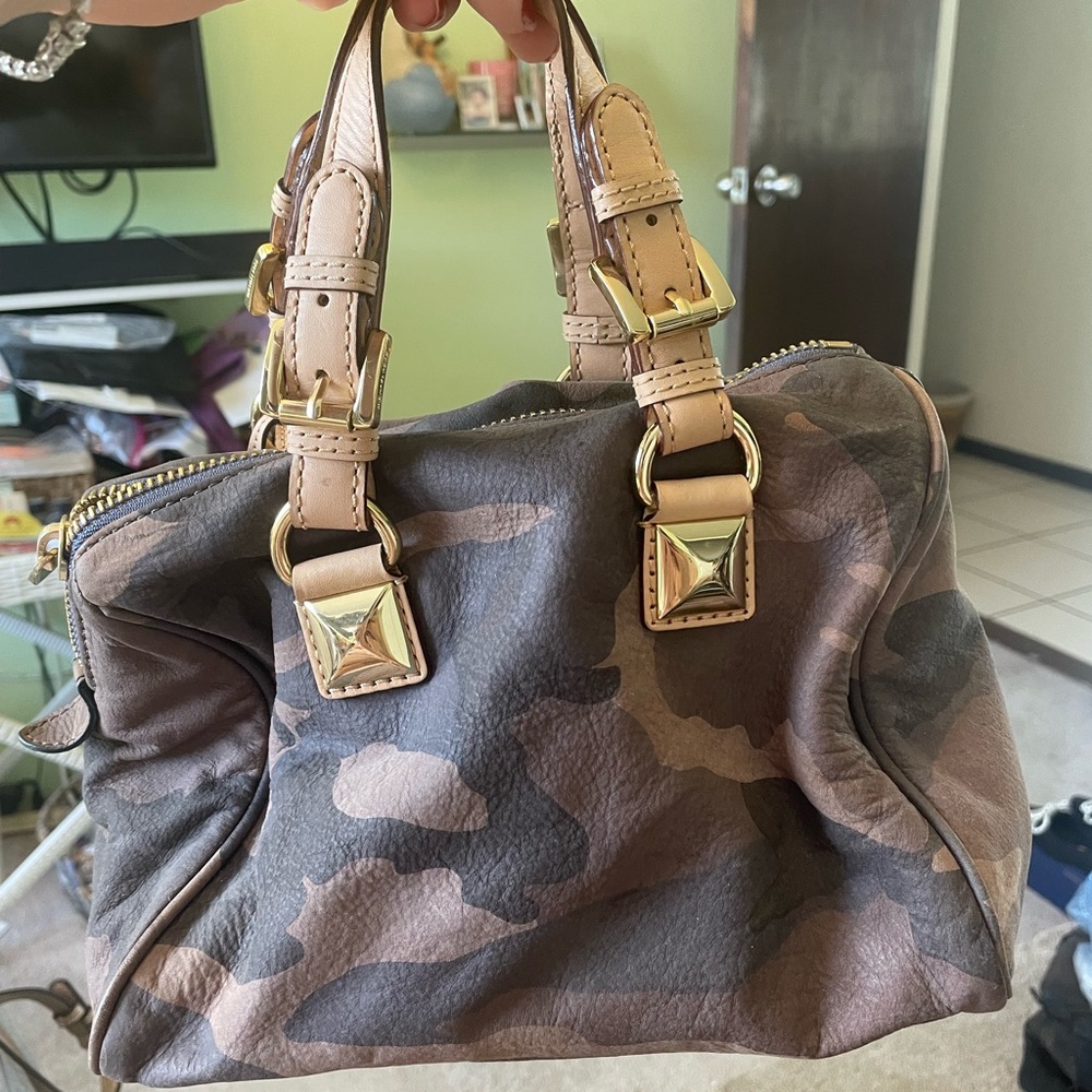 Michael kors real leather bag in camo print